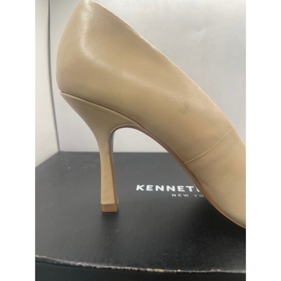 Charles by Charles David Women's Incredibly Pump Size 9M - Picture 9 of 10